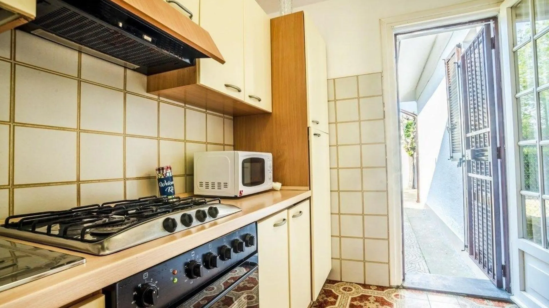 Ferienhaus In Lido Delle Nazioni Mit Grill, Garten Und Terrasse Holiday home
