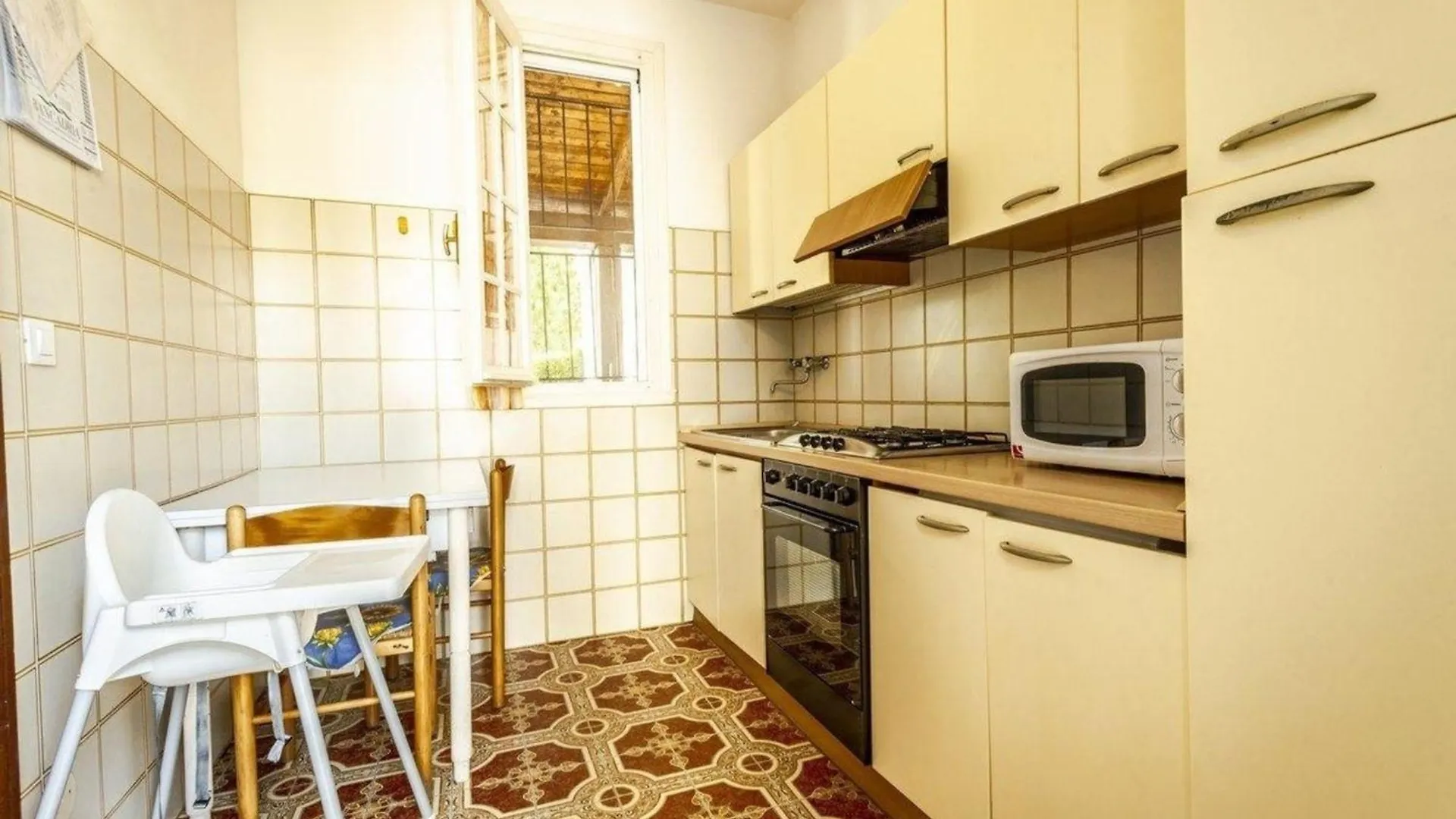 Ferienhaus In Lido Delle Nazioni Mit Grill, Garten Und Terrasse